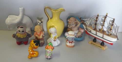 Joblot of mixed porcelain and ceramic miniature ornaments