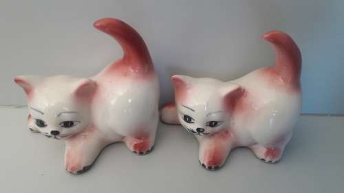 Vintage pair of ceramic cats