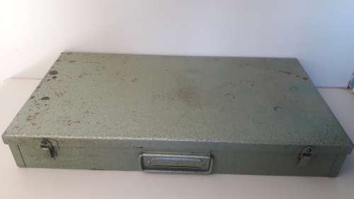 Vintage Metal case with mixed slides +- 150 slides