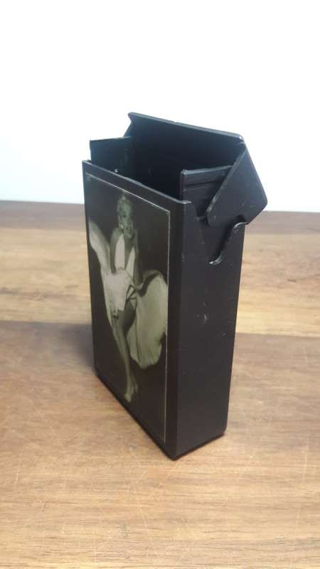 Marilyn monroe collectable cigarette holder