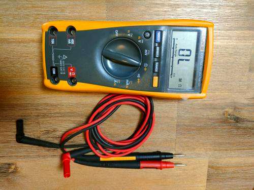 FLUKE 177 TRUE-RMS MULTIMETER WITH BACKLIGHT - LIKE NEW