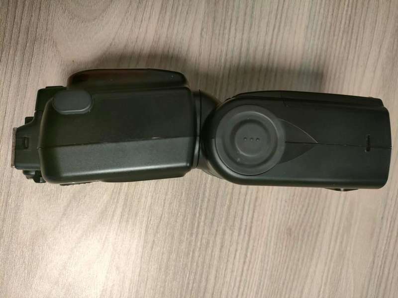 Nikon SB-900 Speedlight Flash for Nikon DSLR Cameras