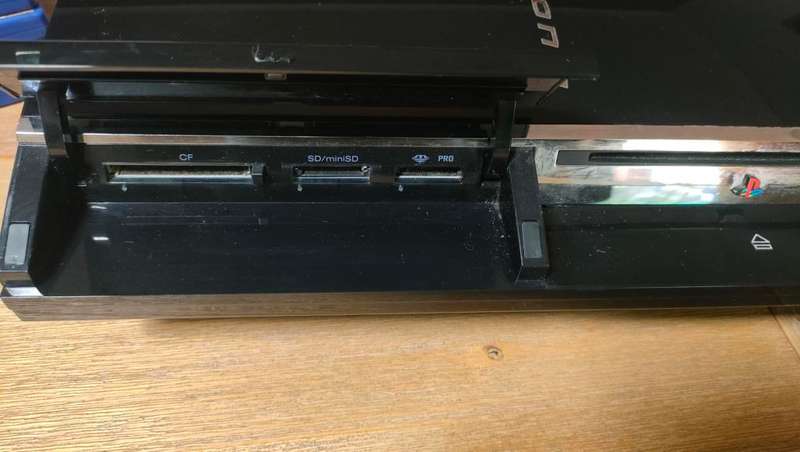 PS3 Backwards compatible version CECHC04