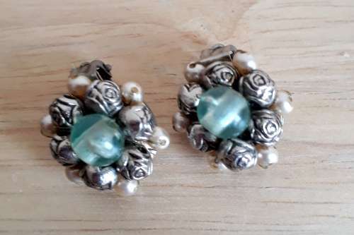 Earrings - costume jewellery - four pairs of clip on earrings