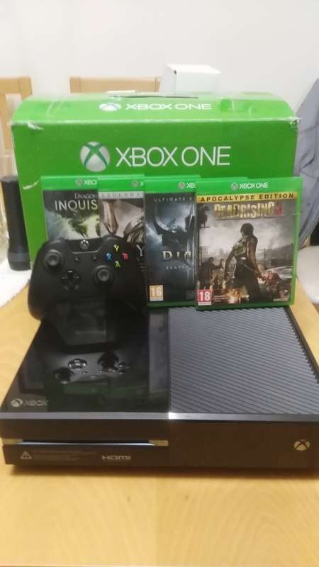 XBOX ONE PLUS 4 GAMES!!