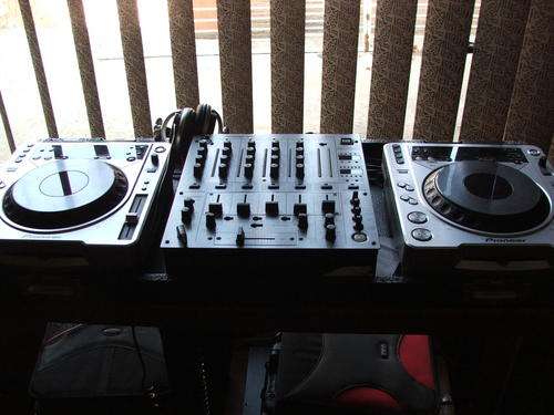Pioneer DJM600 & CDJ800