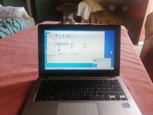 Asus vivobook x202e Multi-Touch screen