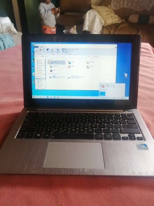 Asus vivobook x202e Multi-Touch screen