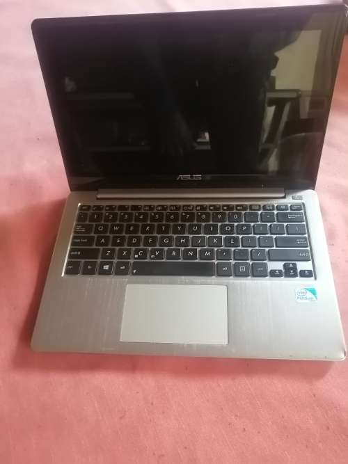 Asus vivobook x202e Multi-Touch screen