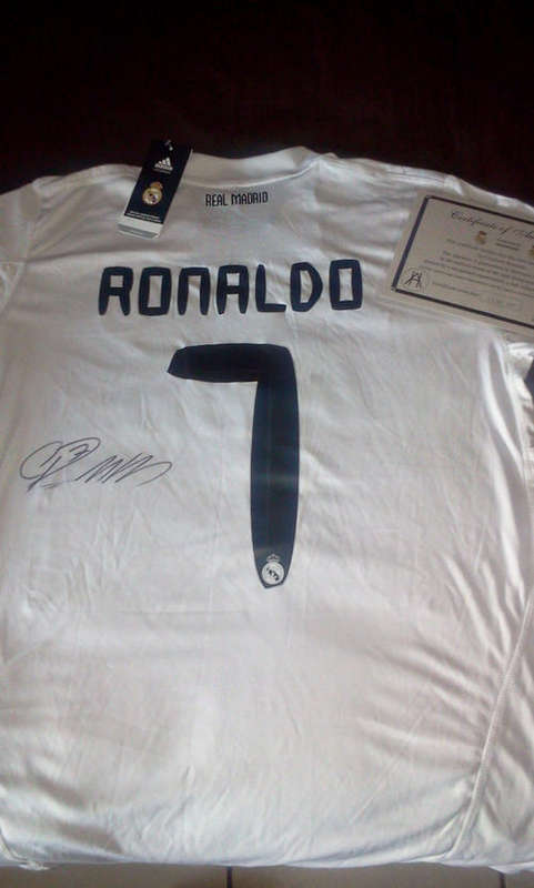 REAL MADRID SOCCER SHIRT - SIGNED CHRISTIANO RONALDO INCL COA