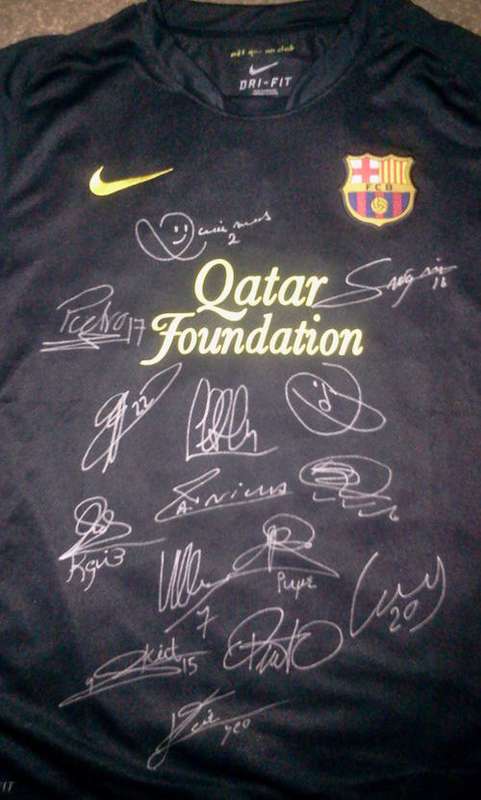 AUTOGRAPHED BARCELONA TEAM JERSEY + COA