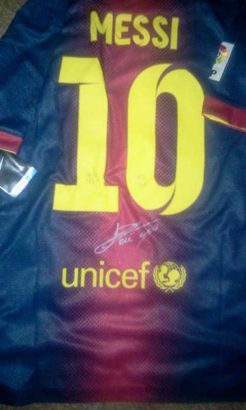 Lionel Messi Barcelona 12/13 Home Signed Jersey + C.O.A.