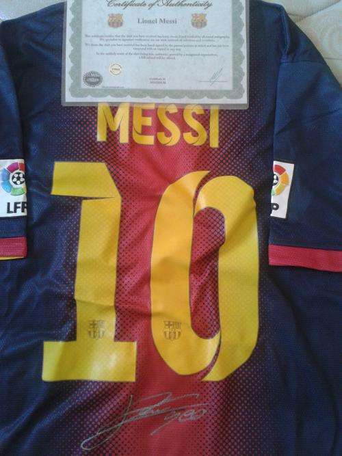 Lionel Messi Barcelona 12/13 Home Signed Jersey + C.O.A.
