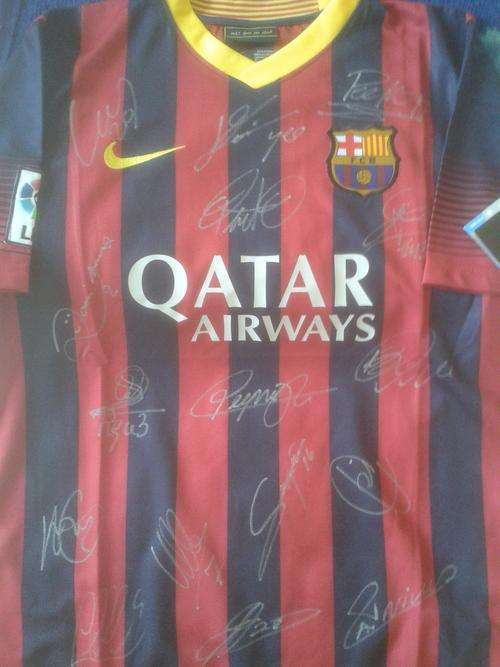 BARCELONA HOME 13/14 TEAM SIGNED JERSEY + COA
