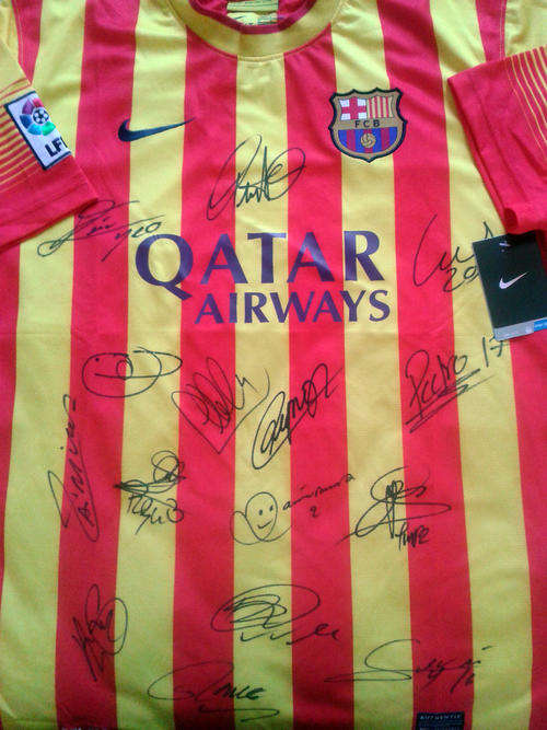 BARCELONA 13/14 TEAM SIGNED JERSEY + COA