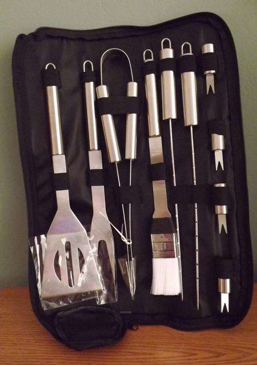EXCELLENT GIFT: 10 piece Braai set