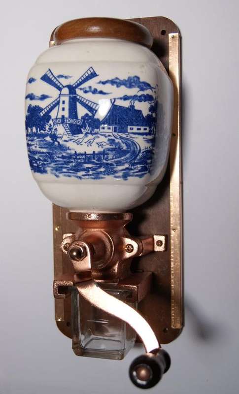 GENUINE IMPORTED WALL-MOUNTED COFFEE GRINDER WITH DELFT BLUE DECORATION