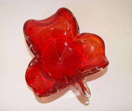 BEAUTIFUL STRAWBERRY RED MURANO BOWL SHAPED LIKE A LEAF