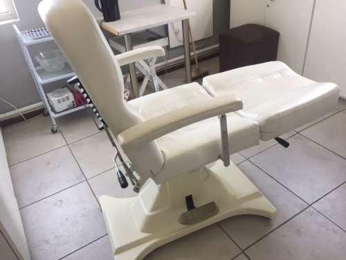 "Bargain" Massage and Beauty Recliner Bed