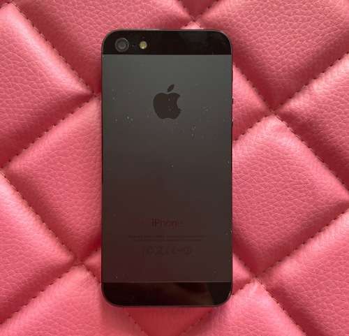 Apple iPhone 5 32GB in black - Pre-owned (FREE SHIPPING) plus FREE case
