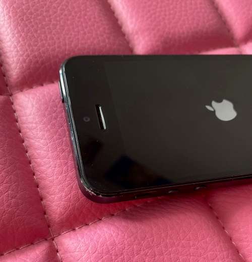 Apple iPhone 5 32GB in black - Pre-owned (FREE SHIPPING) plus FREE case