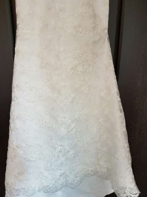TODAY ONLY -- DISCOUNT -- Lace Wedding Dress - Size 32 (8)