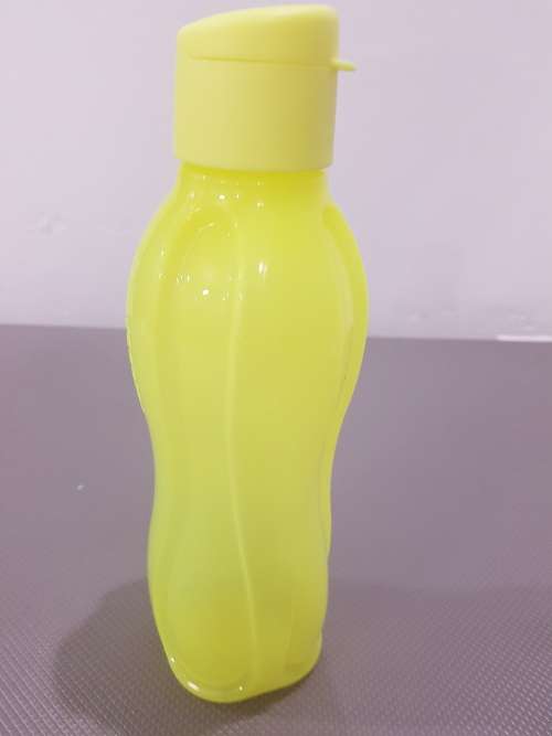 Tupperware Neon Yellow 750ml Water Bottle