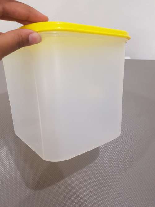 Tupperware Square 3