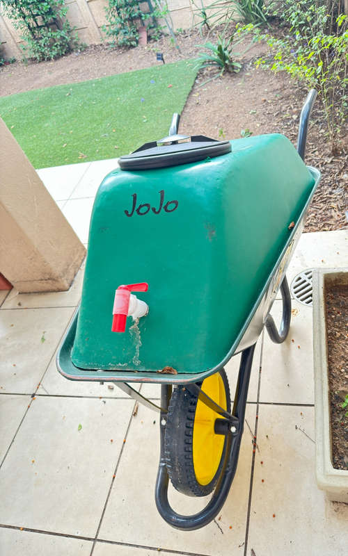 Jojo Wheelbarrow Tank (Water on Wheels)