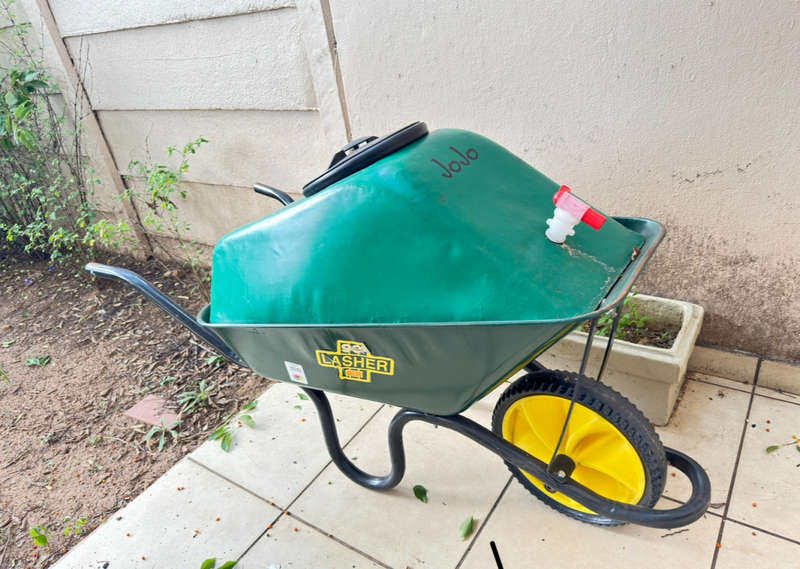 Jojo Wheelbarrow Tank (Water on Wheels)