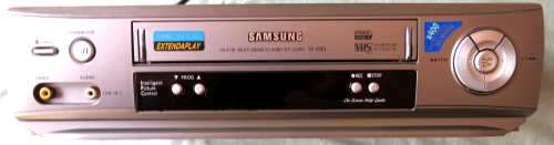 SAMSUNG VHS CASSETTE VIDEO RECORDER/PLAYER