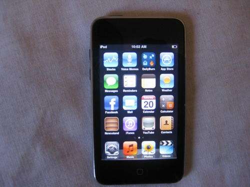 APPLE IPOD TOUCH 32GB 3nd generation .Model A1318