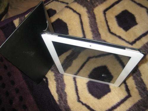 APPLE IPAD 2 32 GB 3G, WIFI white with LEATHER POUCH