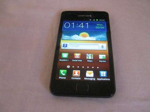 SAMSUNG GALAXY S 2  with  pouch .