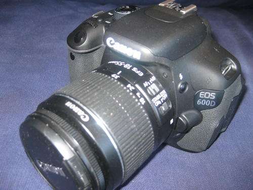 CANON EOS 600 D + 18-55 mm ef-s 1:3.5-5.6 is ii  lens