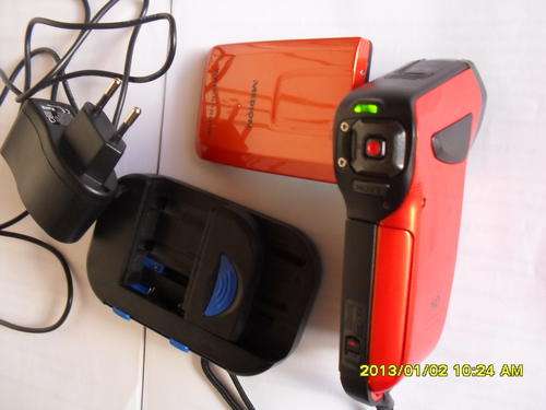 CAMESCOPE FULL  HD MEDION WATERPROOF MD 86245  5.0  MEGAPIXELS.