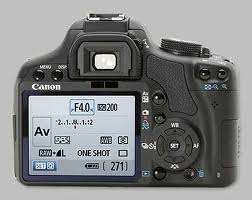 CANON  EOS  500 D +  EF-S  18-55mm  CONON ZOOM LENS  1:3.5-5.6   IS