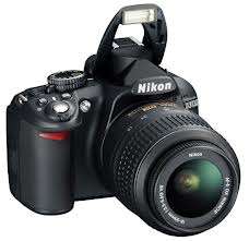 NIKON   D3100  +  NIKON DX  AF-S  NIKKOR  VR  18-55mm 1:3.5-5.6 G