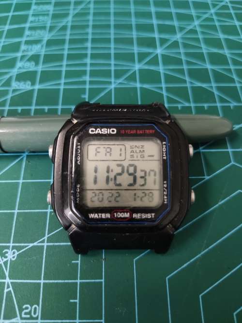 Casio W-800H (damaged case)