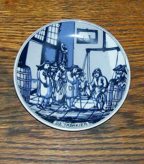 COLLECTABLE DELFT PLATE -  DE TABAKIER