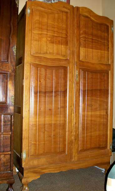 *** Stunning Solid Kiaat (Teak) Ball & Claw Cupboard ***