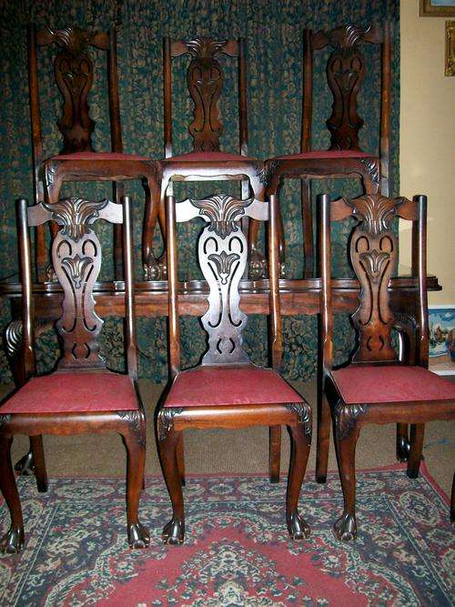 ***MAGNIFICENT 9 PIECE CARVED BALL & CLAW DININGROOM SUITE ***