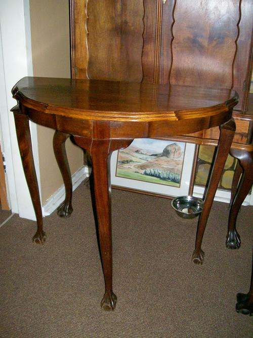 *** LOVELY BALL & CLAW IMBUIA HALFMOON TABLE ***