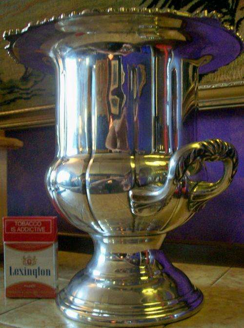 *** STUNNING AND VERY LARGE ICE BUCKET ***
