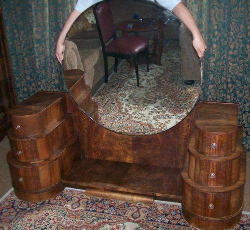 *** ART DECO PERSONIFIED IN THIS AMAZING 1930'S DRESSER ***