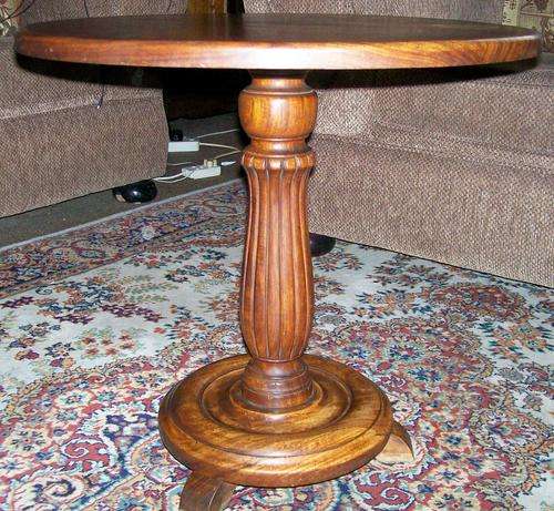 *** BEAUTIFUL AND VERY OLD SOLID WOOD (VICTORIAN ?) TABLE ***