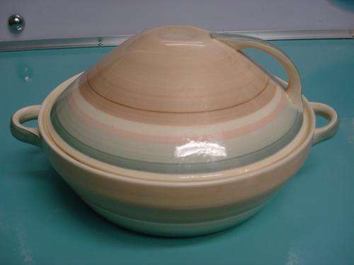 1 x Susie Cooper Burslem tureen dish bowl with lid pattern 2 crown works England 1650 wedding ring