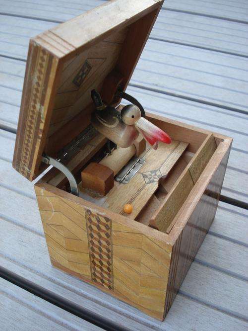Novelty Japanese ART DECO Antique Inlaid Wooden Cigarette Box with a Mechanical Bird Dispenser