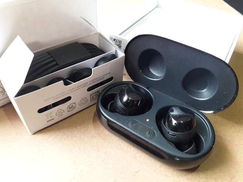 Samsung Galaxy Buds Plus `CASE`