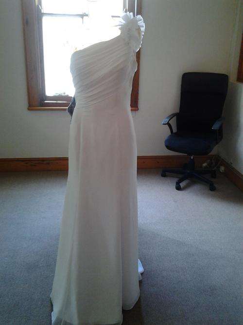 * GORGEOUS One Shoulder Chiffon Wedding Dress *